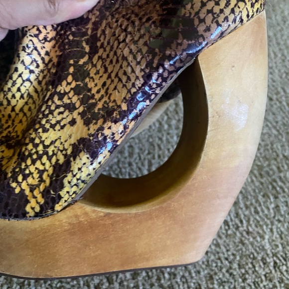 Jeffrey Campbell python wedge platform ankle boots size 6. - Picture 3 of 7